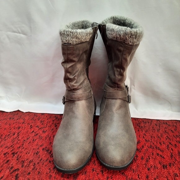 Torrid Women's Booties Sweater Knit Trim Buckle Accent Gray Size 11 - Picture 10 of 14